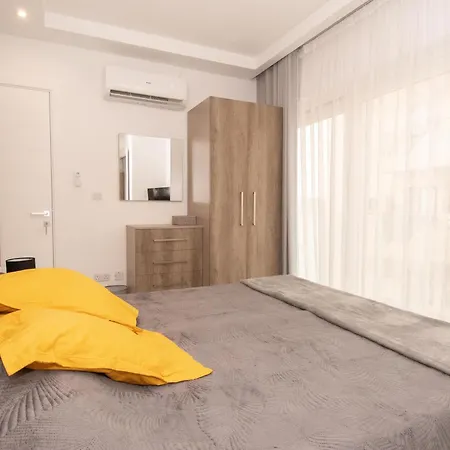 Sea Front Apartamento *