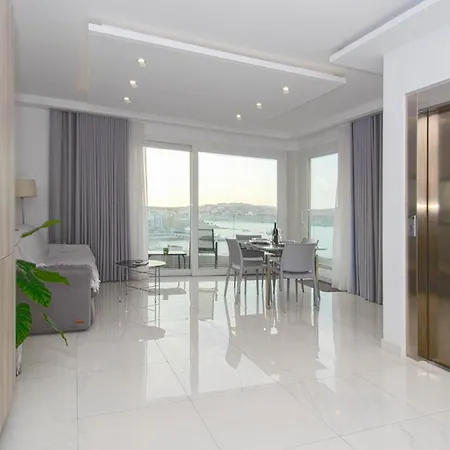 Sea Front Apartamento St Paul's Bay
