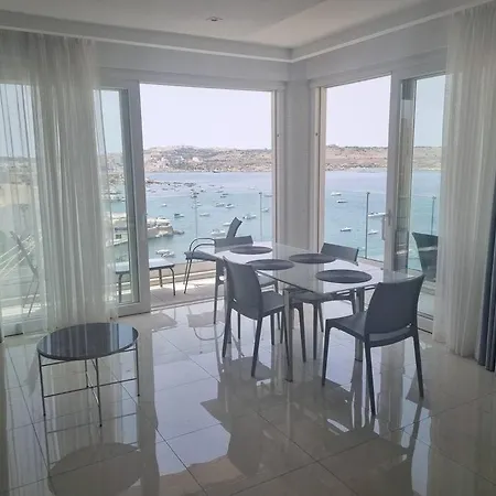 Sea Front Apartment St. Paul's Bay