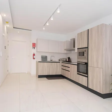 Sea Front * セント・ポールズ・ベイ